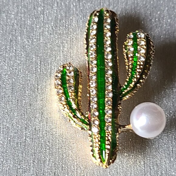 Brooch - Picture 2 of 9